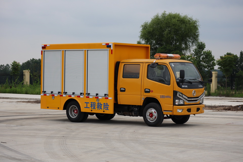 藍(lán)牌東風(fēng)雙排救險車